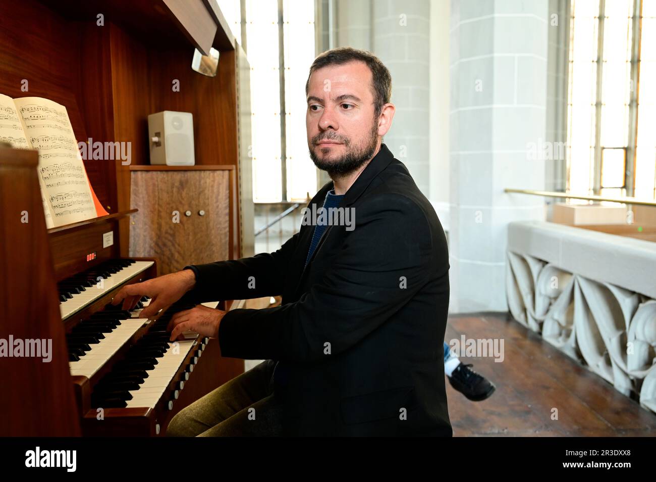Im Bild: Stefan Händel. Mit einem fulminanten Orgelspiel durch den Organisten Stefan Händel wurde am vergangenen Sonnabend die Ausstellung zur Geschic Stock Photo