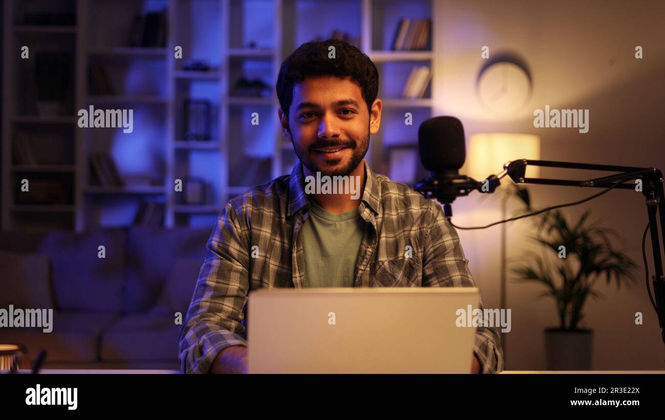 Arab man microphone hi-res stock photography and images - Alamy