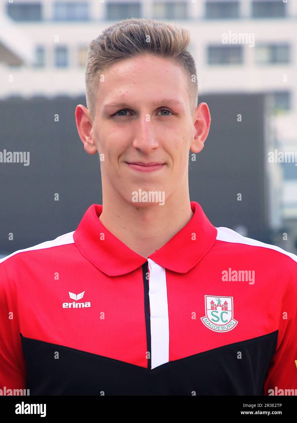 deutscher Schwimmer Lukas Märtens SC Magdeburg bei Verabschiedung für