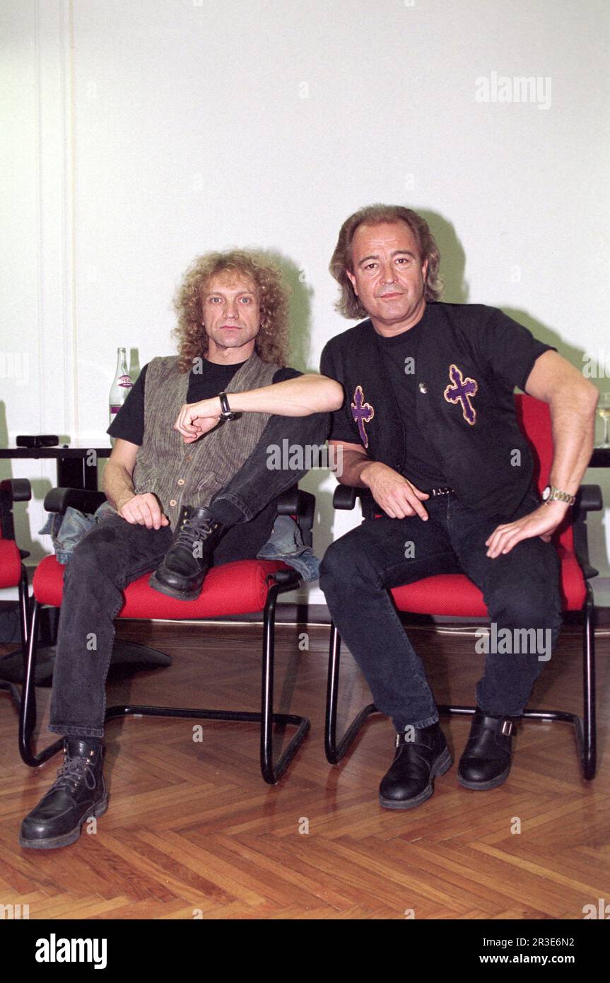 Milan Italy 1994-09-11: Lou Gramm and Mick Jones of Foreigner before the press conference Stock Photo