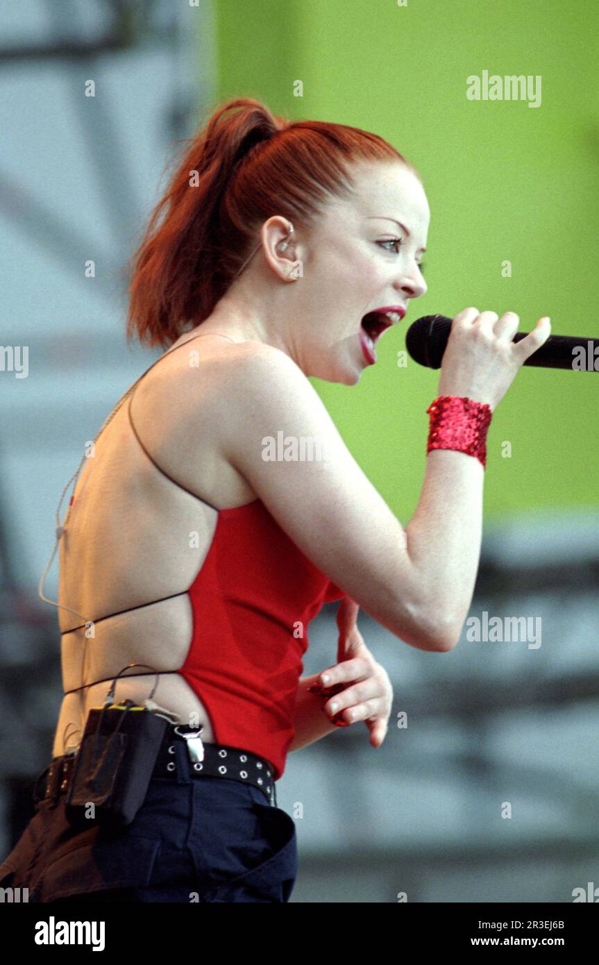 Italy Imola 1999-06-08 : Shirley Manson singer of Garbage at the Heineken Jammin Festival 1999 Stock Photo