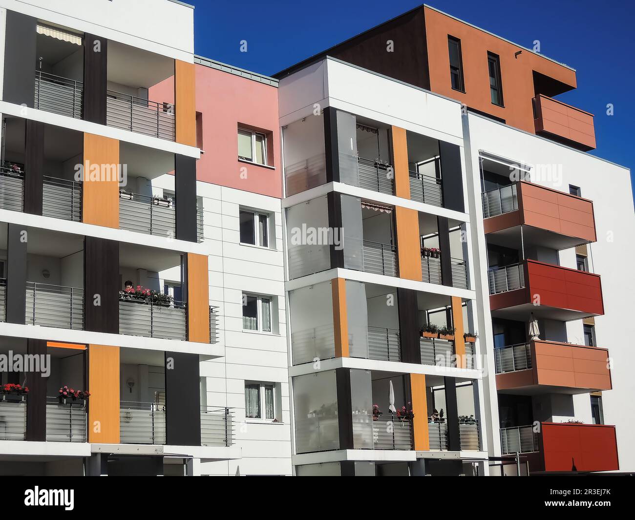 Social housing modern hi-res stock photography and images - Alamy