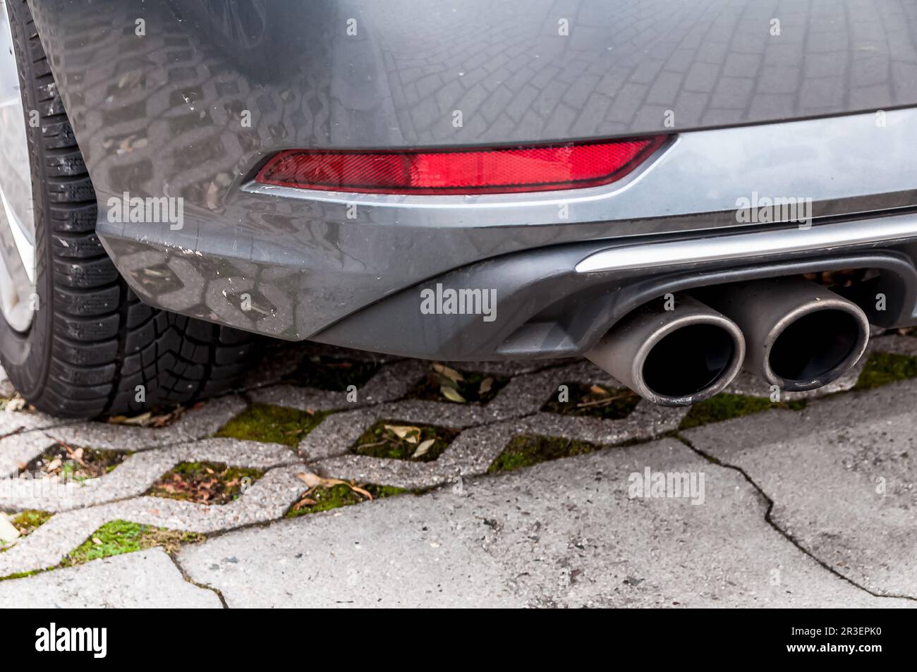 Internal combustion engine - passenger car - road traffic - pollution - climate change Stock Photo