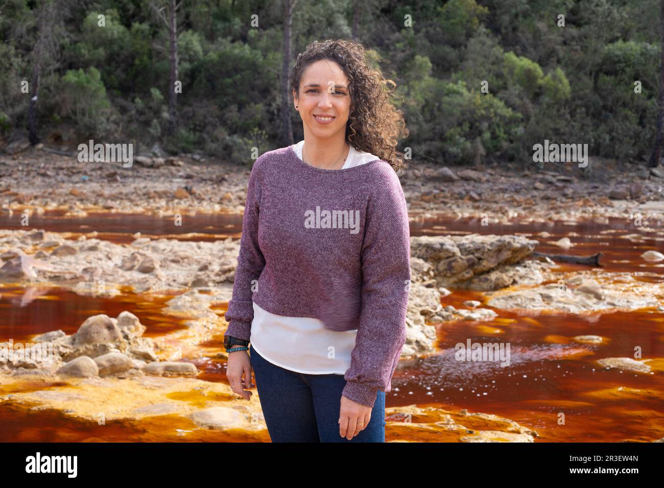 Purple jumper hi-res stock photography and images - Alamy