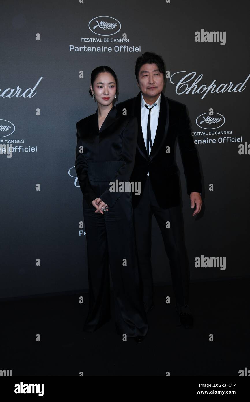 Cannes, France. 23rd May, 2023. Jeon Yeo-Been (L) and Song Kang-ho attend Chopard ART Evening at the Martinez on May 23, 2023 in Cannes, France. Credit: Sipa USA/Alamy Live News Stock Photo