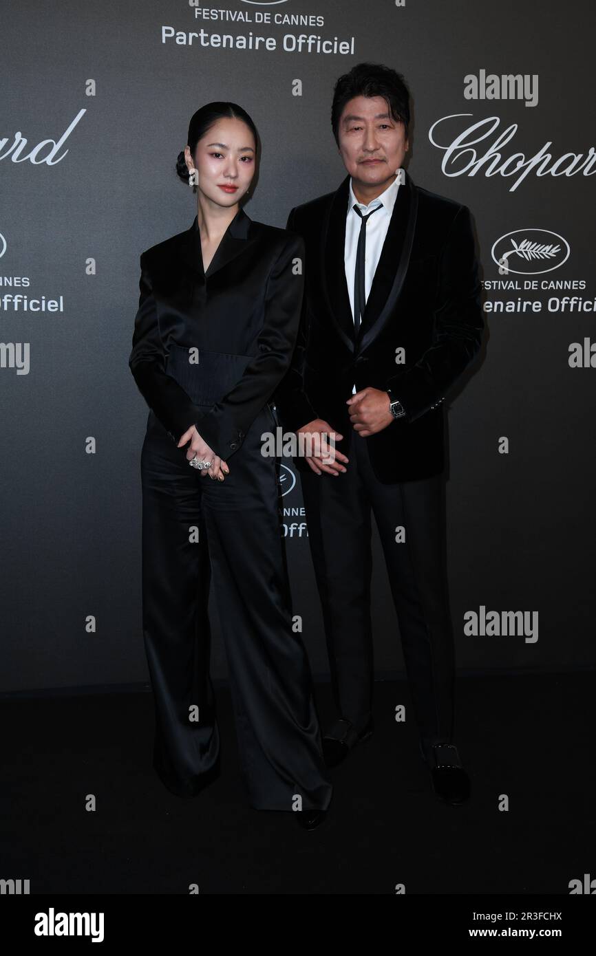 Cannes, France. 23rd May, 2023. Jeon Yeo-Been (L) and Song Kang-ho attend Chopard ART Evening at the Martinez on May 23, 2023 in Cannes, France. Credit: Sipa USA/Alamy Live News Stock Photo