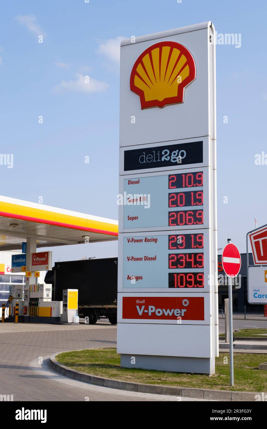 Price label at a Shell filling station Stock Photo Alamy
