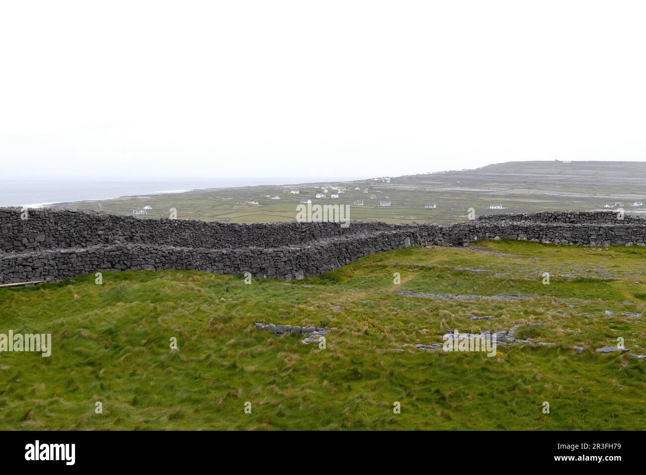 Dun aonghasa inishmore hi-res stock photography and images - Alamy