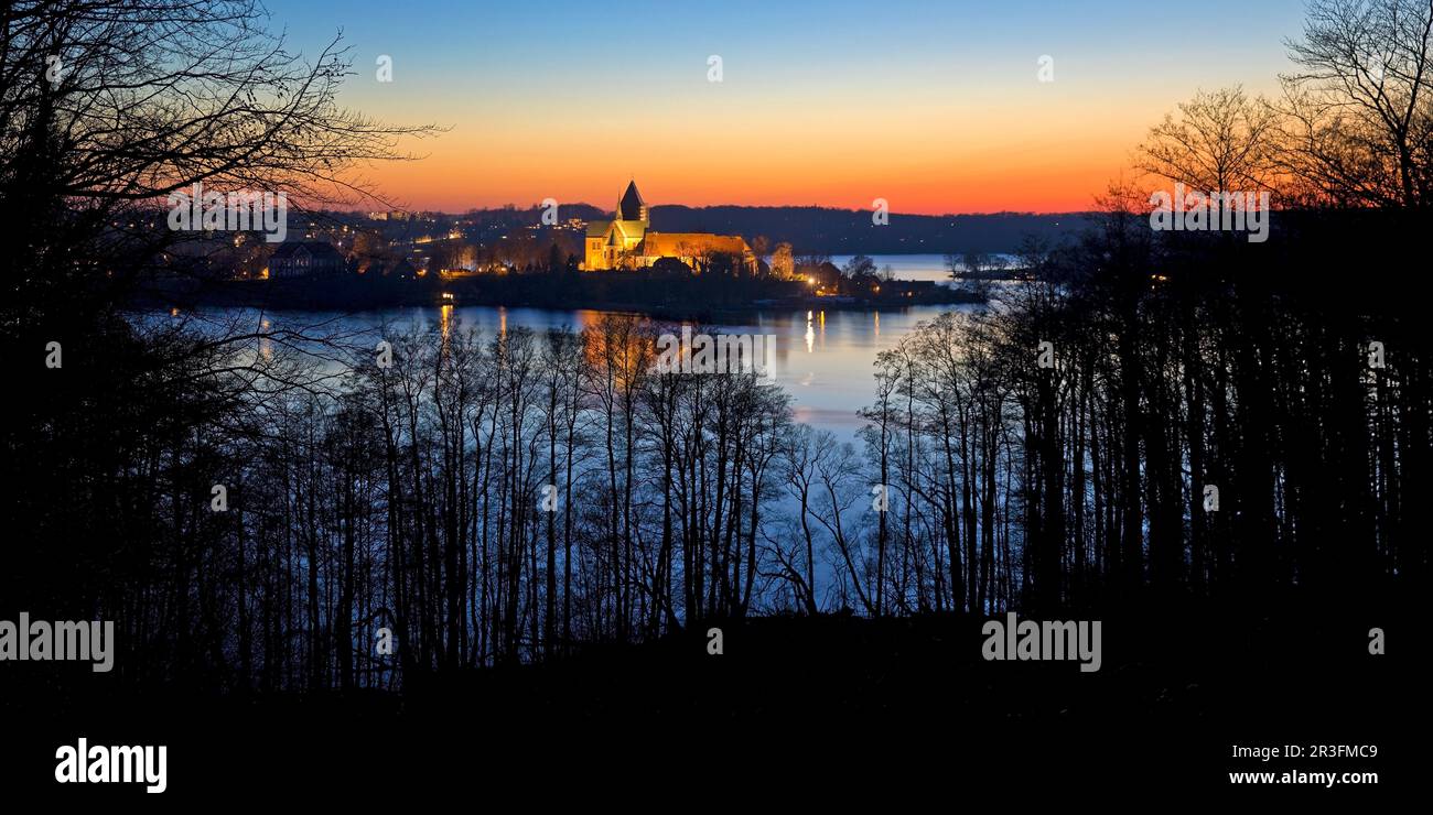 Beautiful view of Ratzeburg with the Domsee and the cathedral in the evening, Baek, Germany, Europe Stock Photo