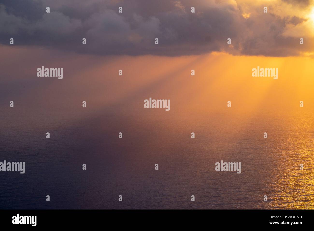 rayos divinos durante la puesta de sol, Sa Costera, Escorca, Mallorca, balearic islands, Spain. Stock Photo
