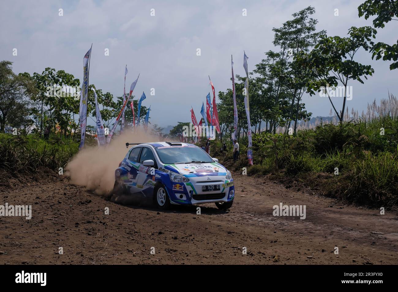 SWM Motorsport Team using blue and white Mirage drifting on Kejurnas ...