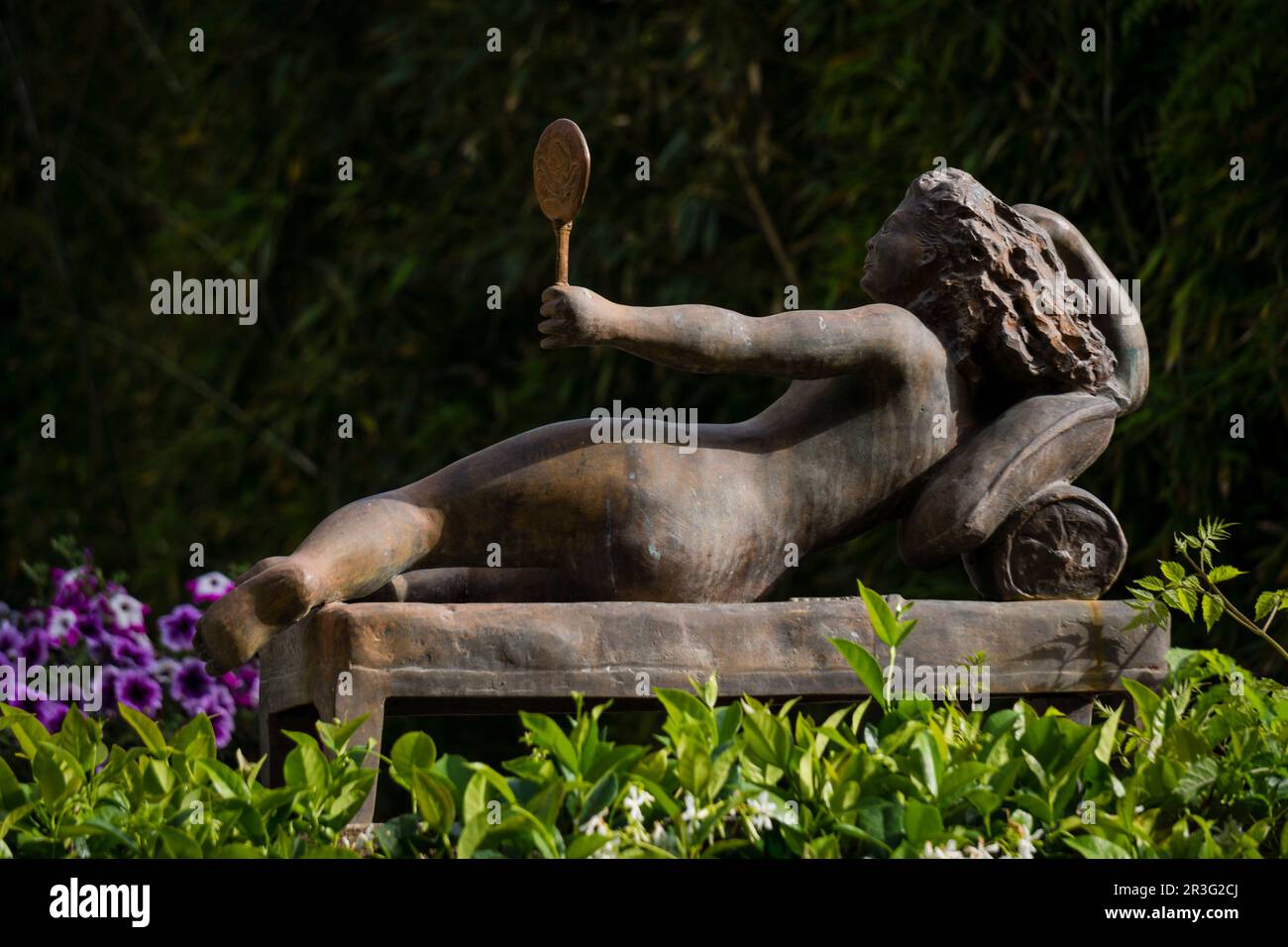 Planta de escultura de bronce hi-res stock photography and images - Alamy