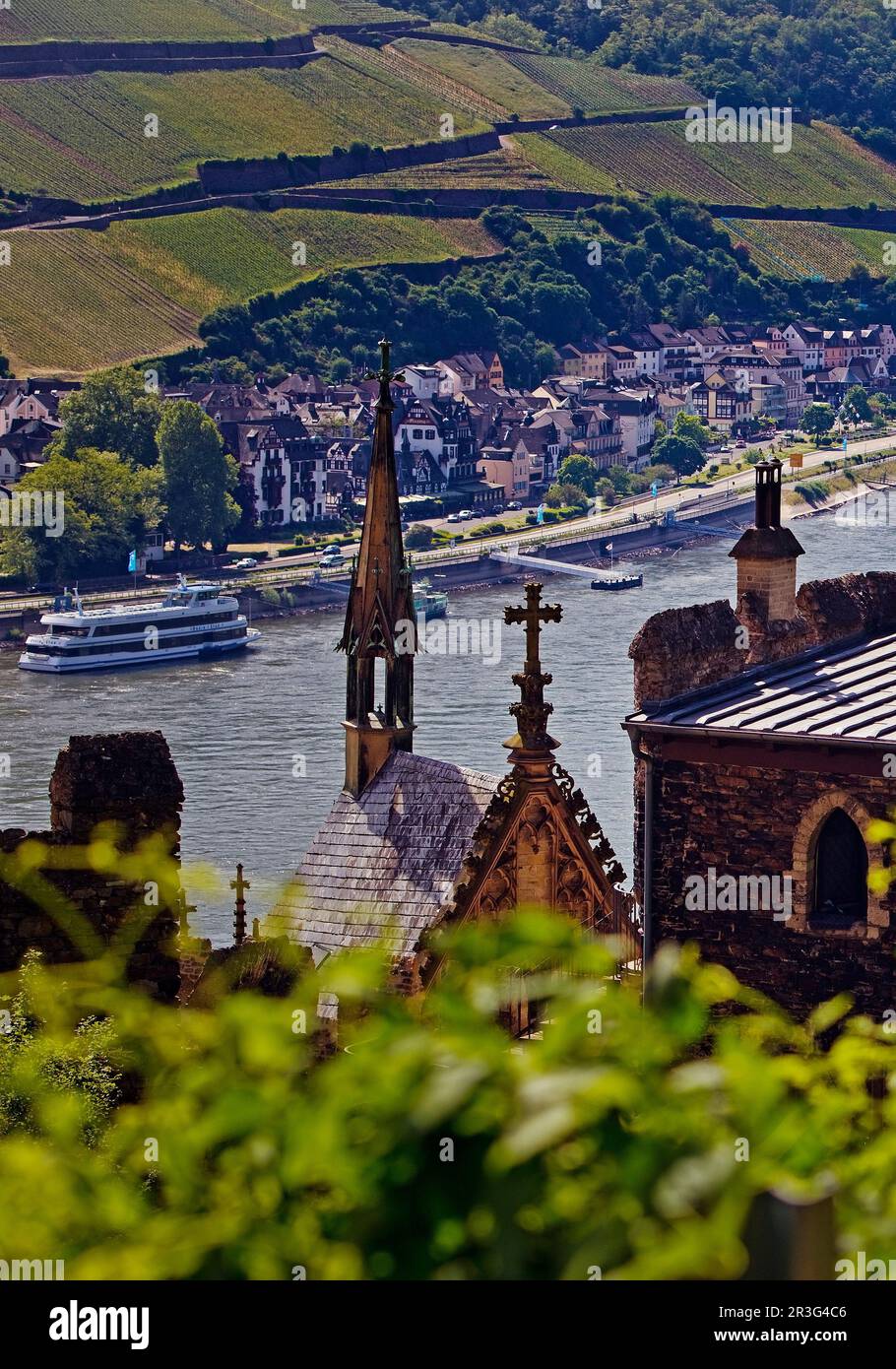 Ruedesheim assmannshausen hi-res stock photography and images - Alamy, image size:910x1390