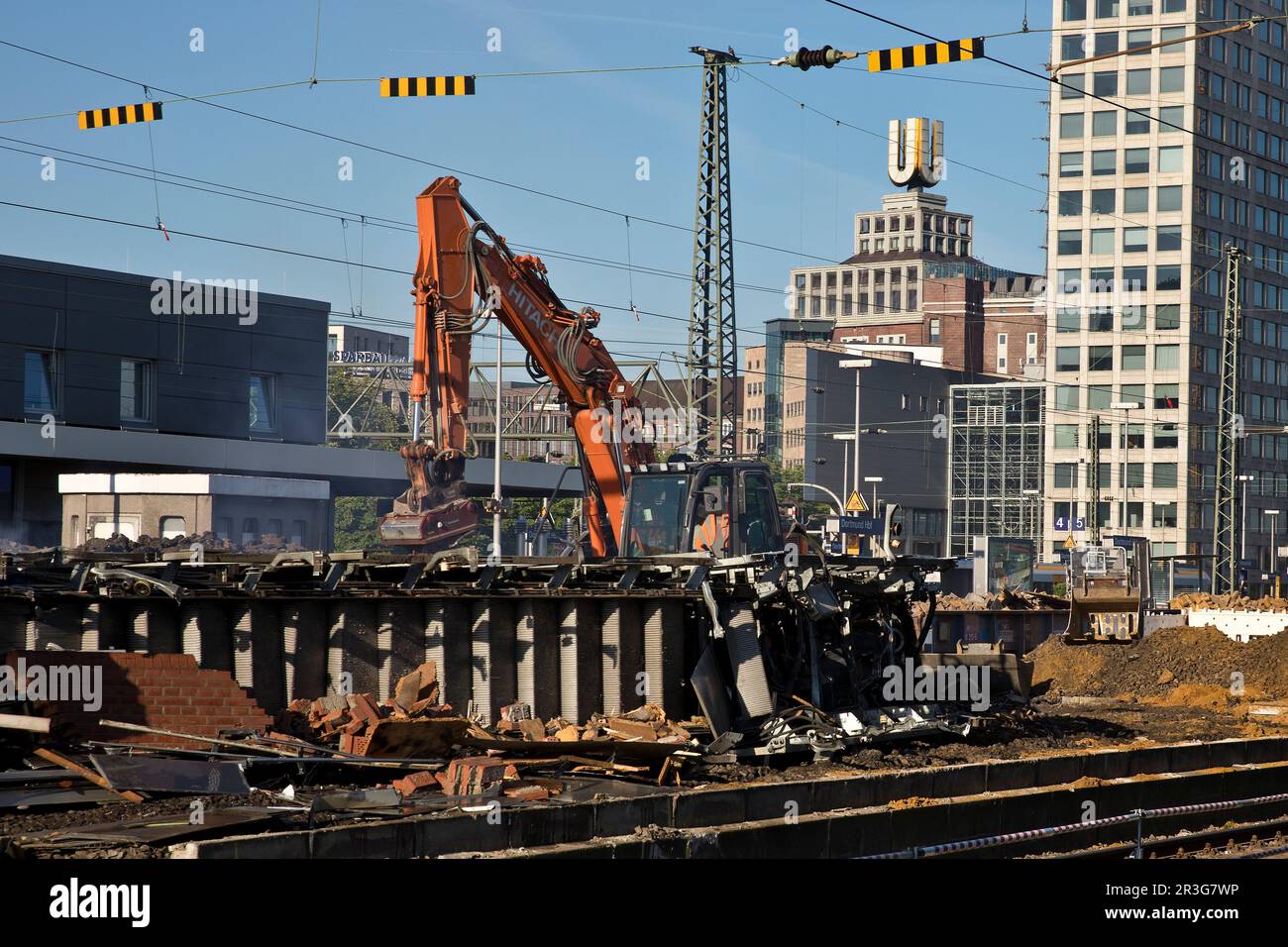 Baustelle am Dortmunder Hauptbahnhof mit dem Dortmunder U und dem