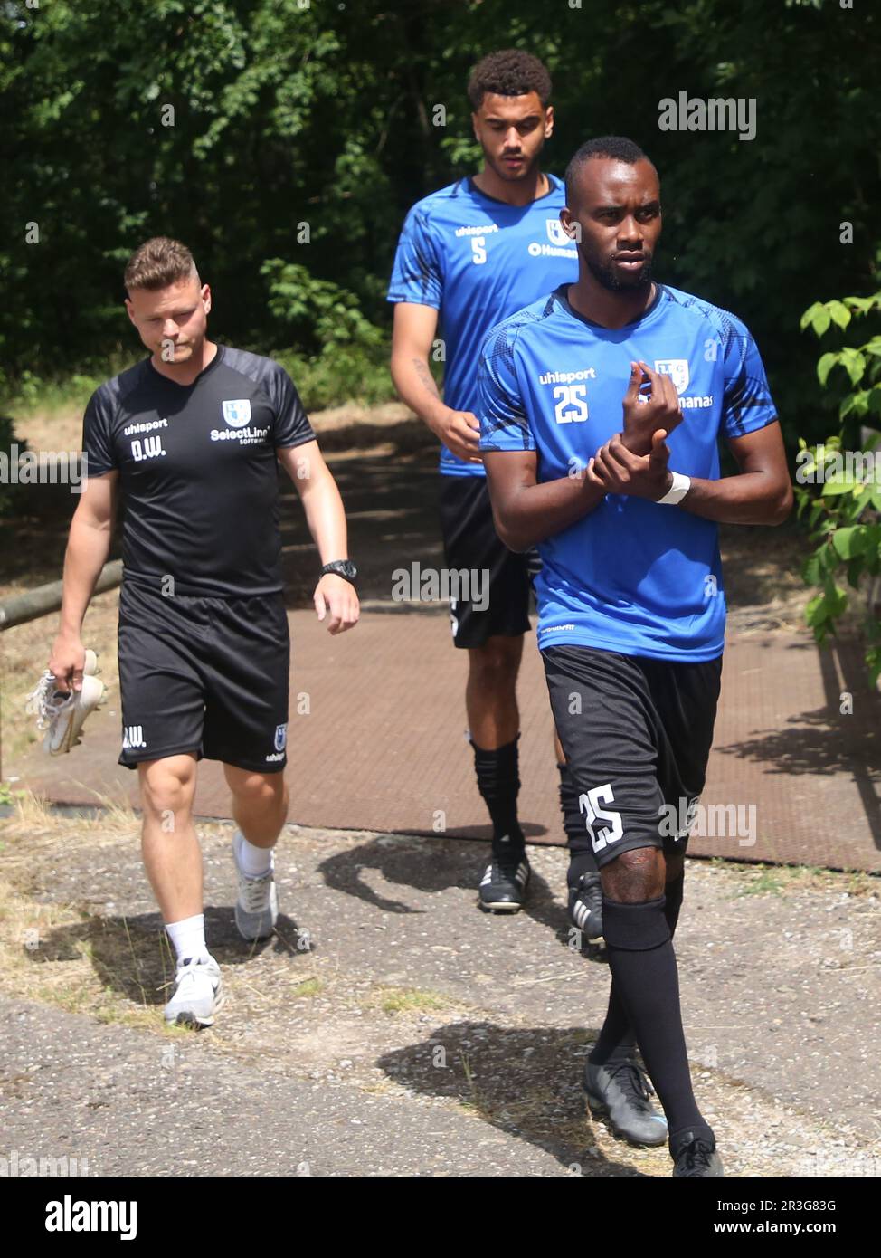 Daniel Widmer,Jamie Lawrence und Silas Gnaka (alle 1.FC Magdeburg) -DFB ...