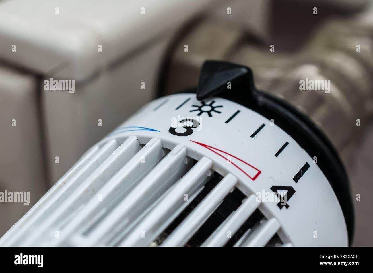 Heating thermostat increase in heating costs 2022 Stock Photo Alamy