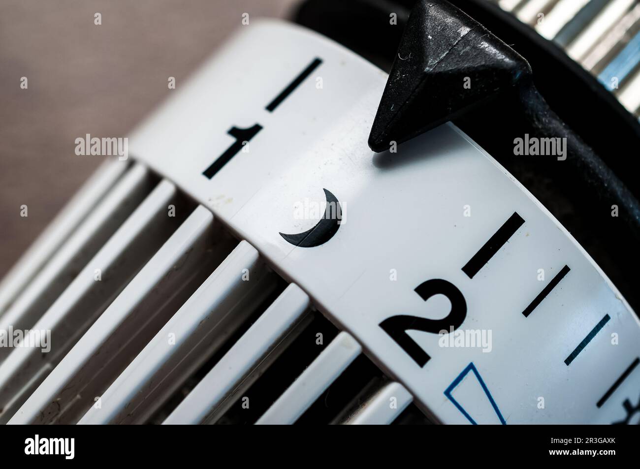 Heating thermostat increase in heating costs 2022 Stock Photo Alamy