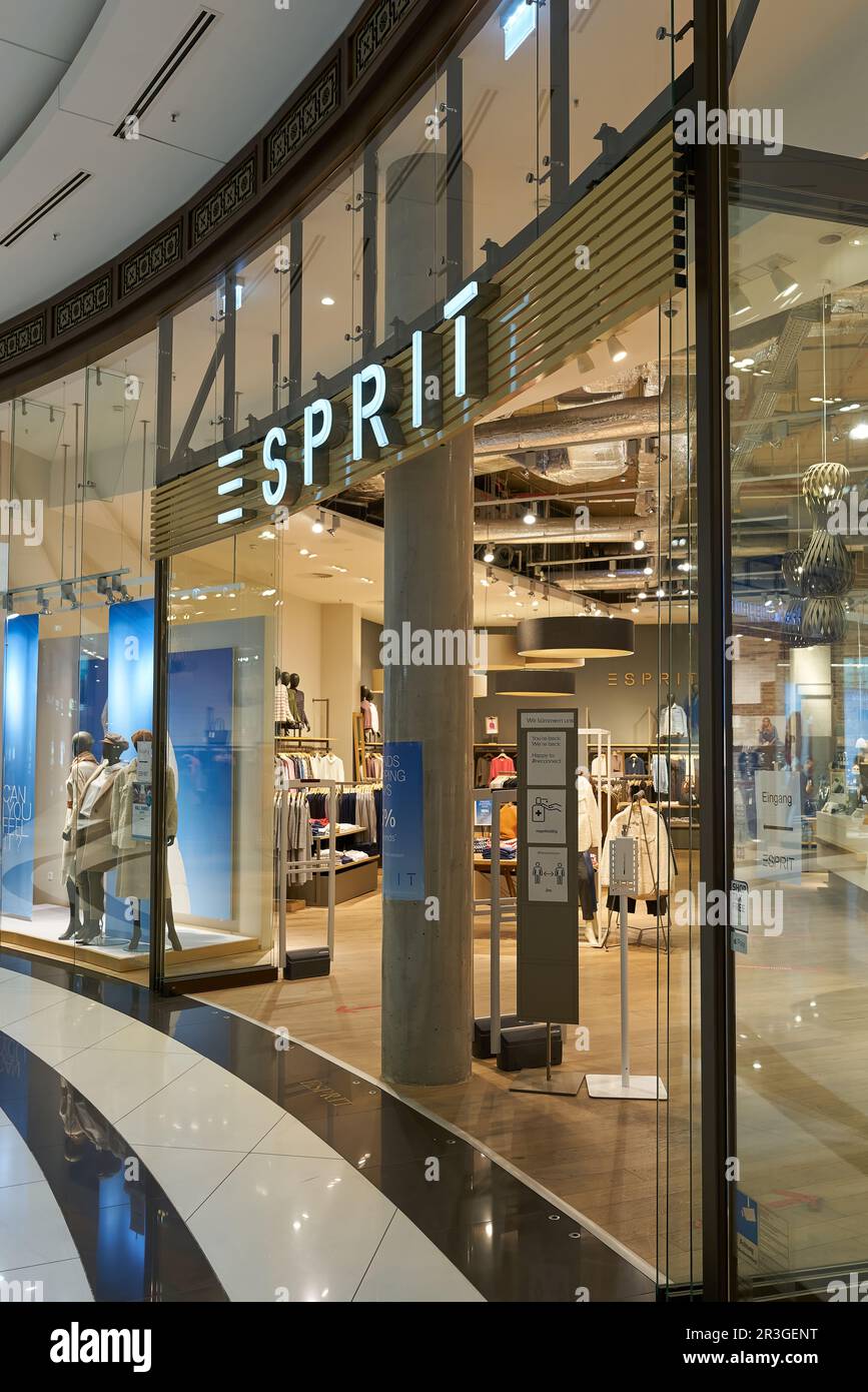 Esprit fashion shop store hi-res stock photography and images - Alamy
