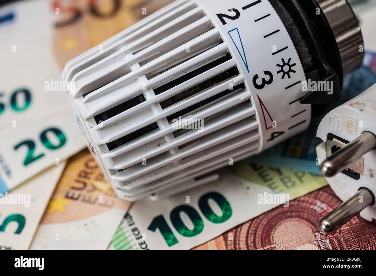 Heating thermostat increase in heating costs 2022 energy crisis Germany Stock Photo Alamy