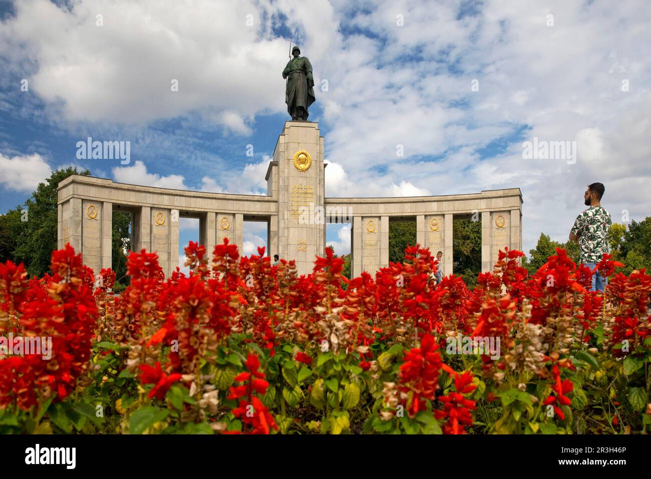 Soviet War Memorial with the statue of the Red Army Soldier by Lew Kerbel in the Tiergarten, Berlin Stock Photo
