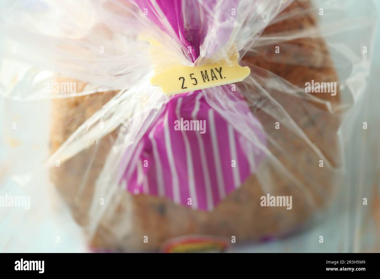 expiry date on a bread packet Stock Photo Alamy