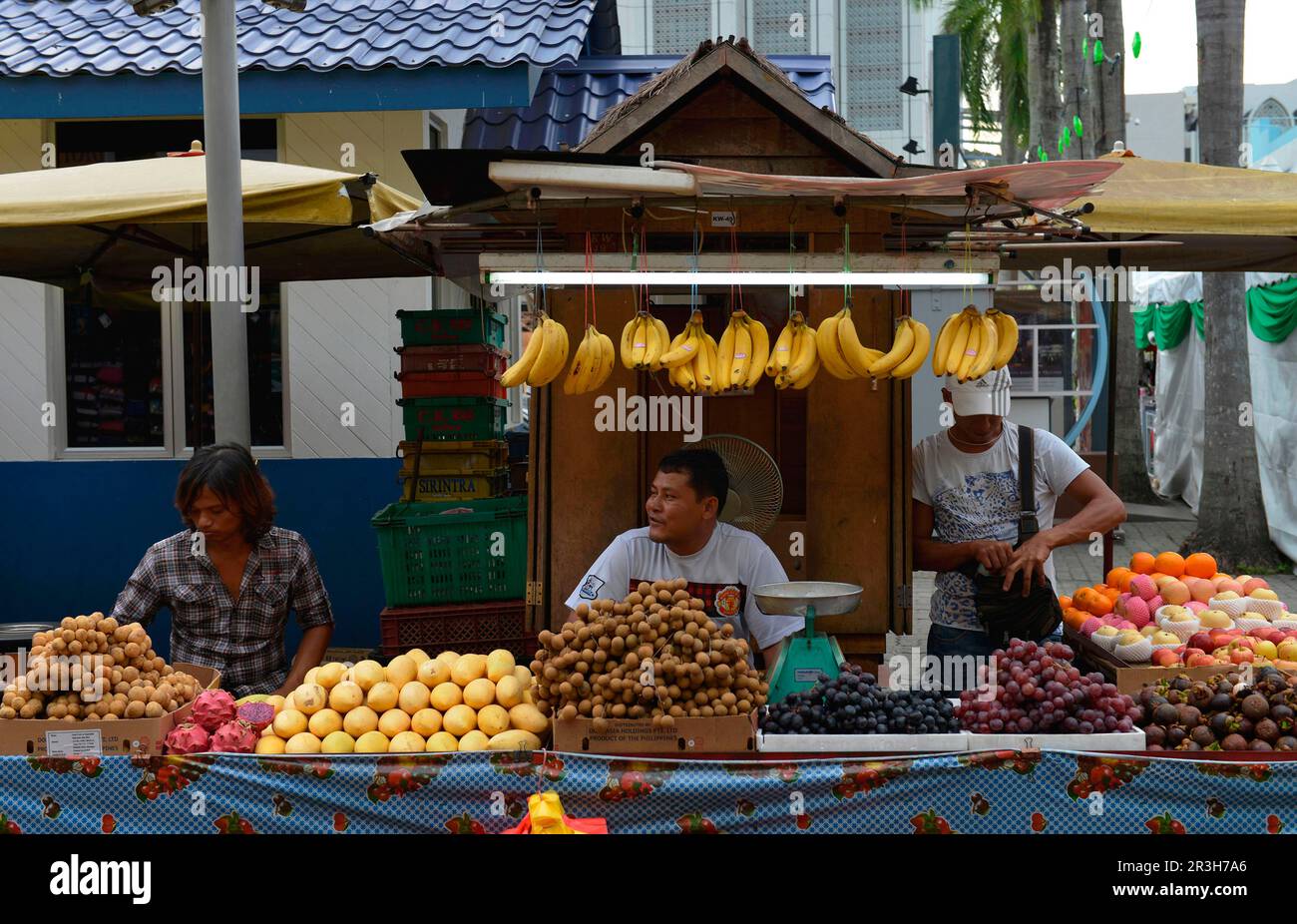 Fruit sale, shopping mall, Kuala Lumpur, Malaysia Stock Photo Alamy