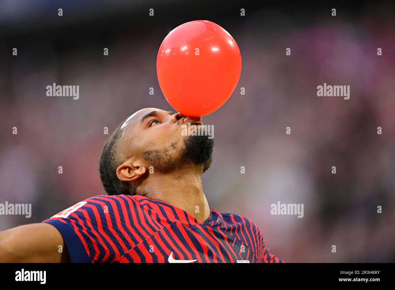 Tungi koylaklarda uy qurilishi porno video