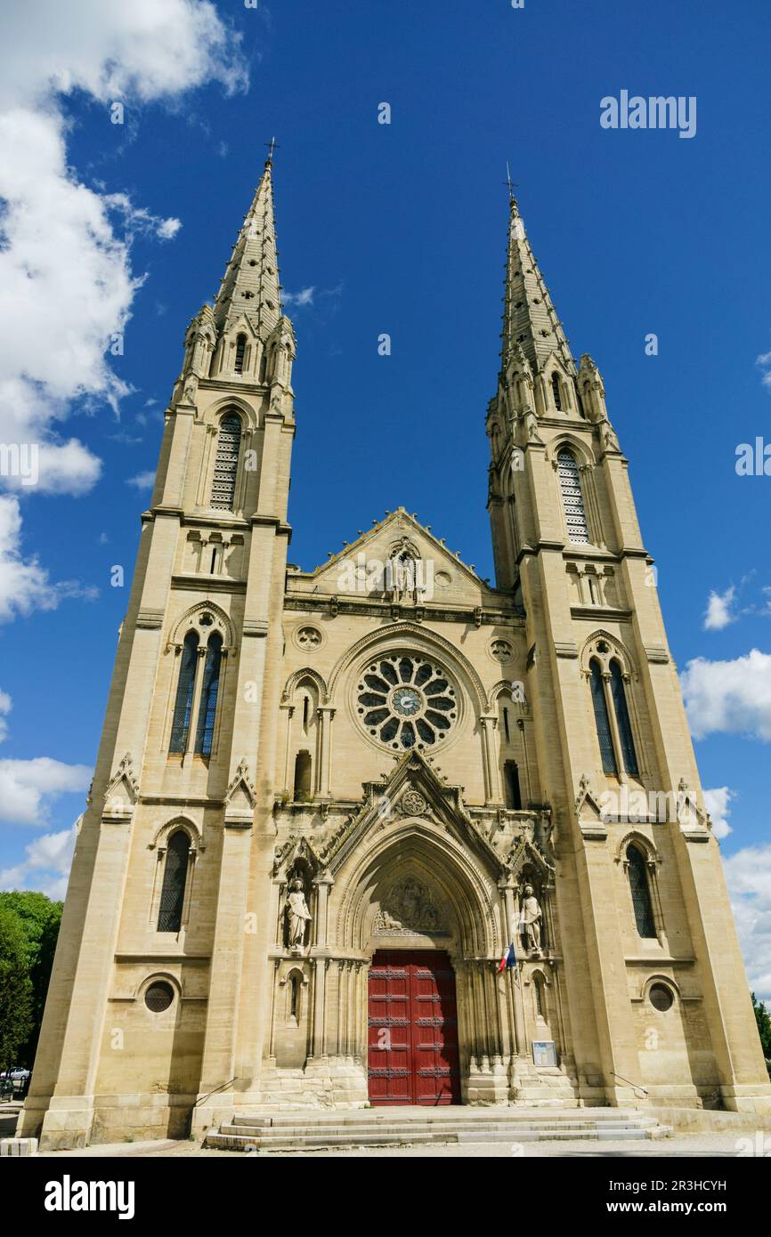 La catedral de Notre Dame y Saint Castor, Nimes, capital del