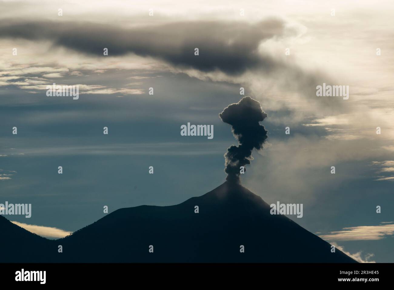 fumarola sobre el volcan Acatenango,Guatemala, Central America. Stock Photo