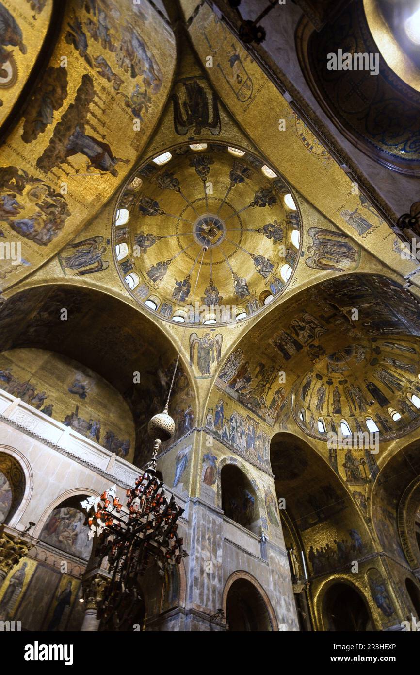 Basilica de San Marcos(s.XI),mosaicos , sestiere de San Marco. Venecia.Véneto. Italia. Stock Photo