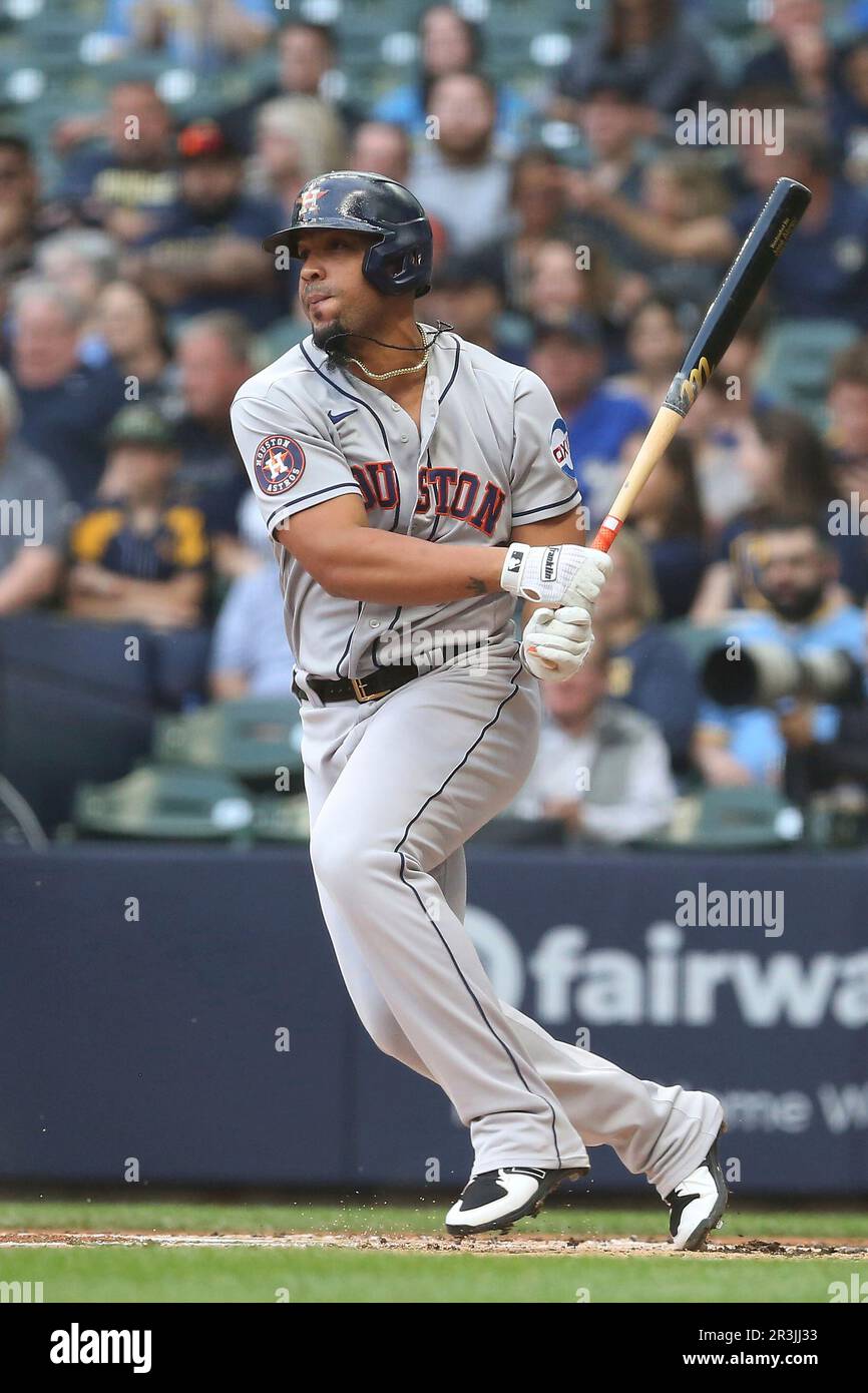 MILWAUKEE, WI - MAY 23: Houston Astros shortstop Jeremy Pena (3) throws to  first during a game between the Milwaukee Brewers and the Houston Astros on  May 23, 2023 at American Family