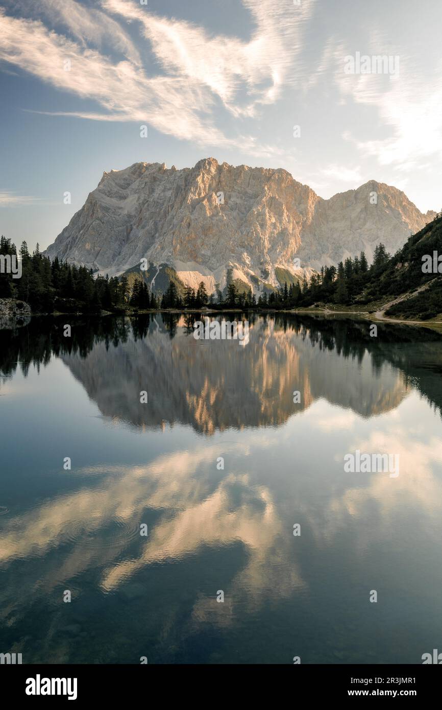 Lake Seebensee with Mountain Zugspitze reflection. Morning in Tirol ...