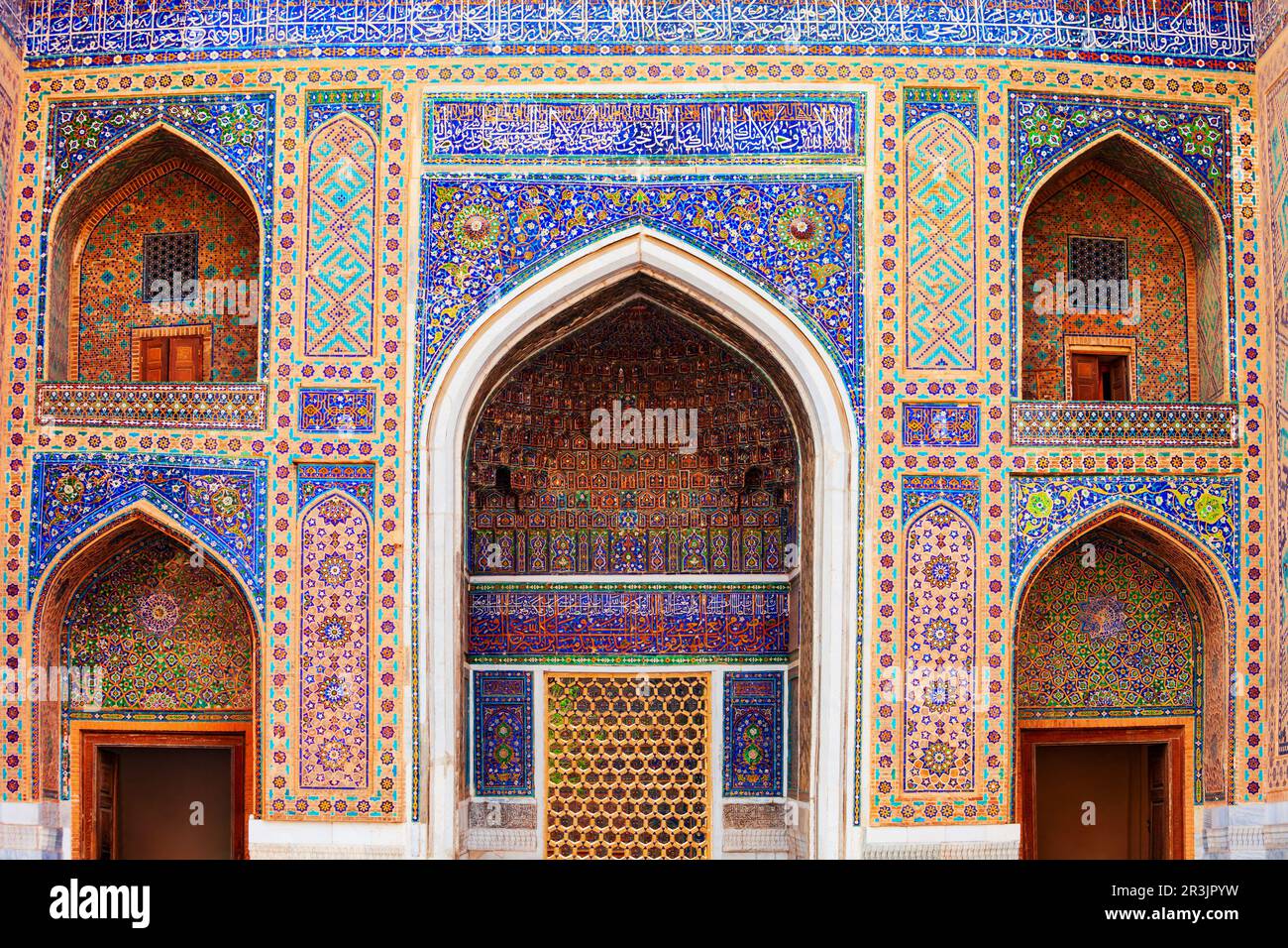 registan-mosaic-pattern-design-background-of-ceramic-tiles-of-registan