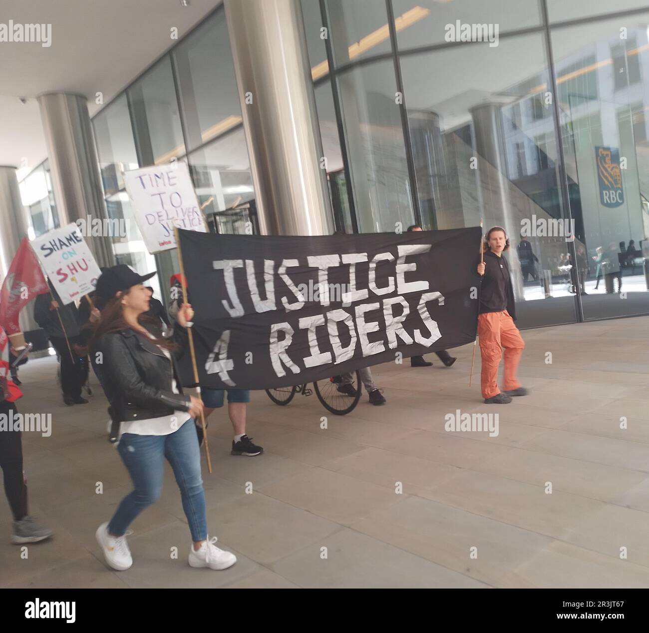 Deliveroo riders gather outside 100 Bishopsgate, London, to protest ...