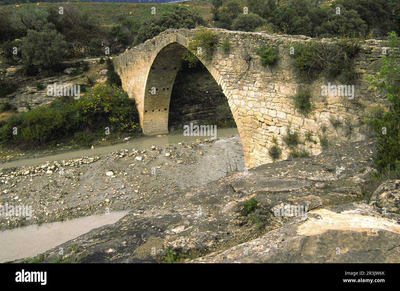 Puente de Roda sobre el rio Isabena.Valle de Isábena.Pirineo Aragones.Huesca.España. Stock Photo