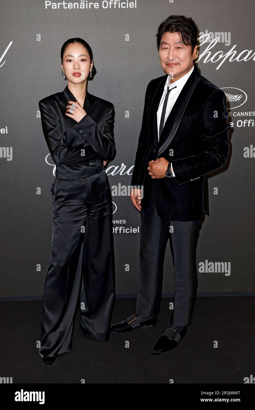 Jeon Yeo-been und Song Kang Ho bei der Chopard Art Gala während des Festival de Cannes 2023 / 76. Internationale Filmfestspiele von Cannes im Hotel Martinez. Cannes, 23.05.2023 Stock Photo