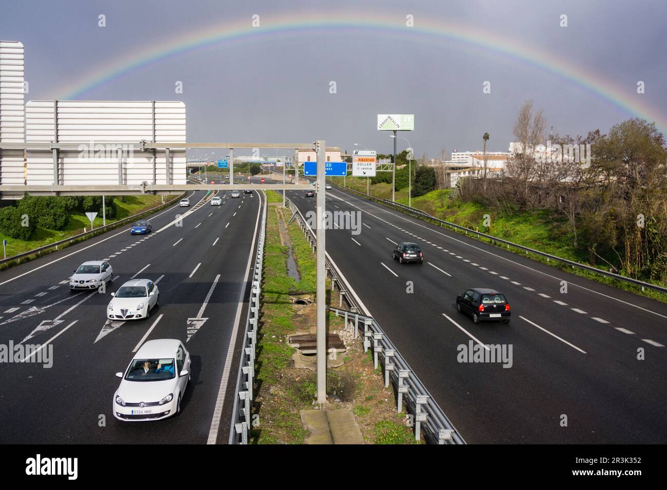 arcoiris sobre la via de cintura, Palma, Mallorca, balearic islands, spain, europe. Stock Photo