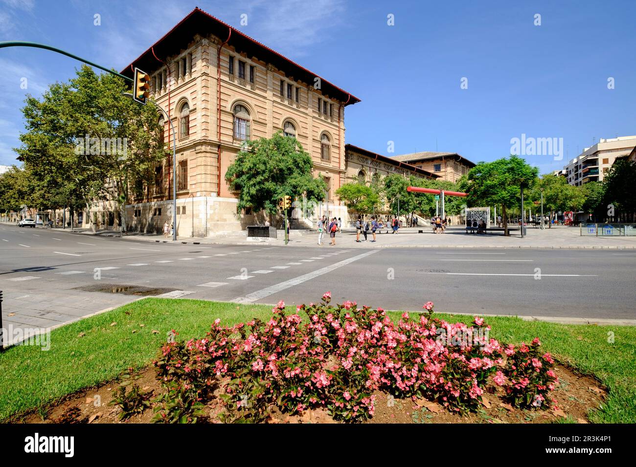 IES Ramon Llull, instituto de educación secundaria, plaza del Tubo ...