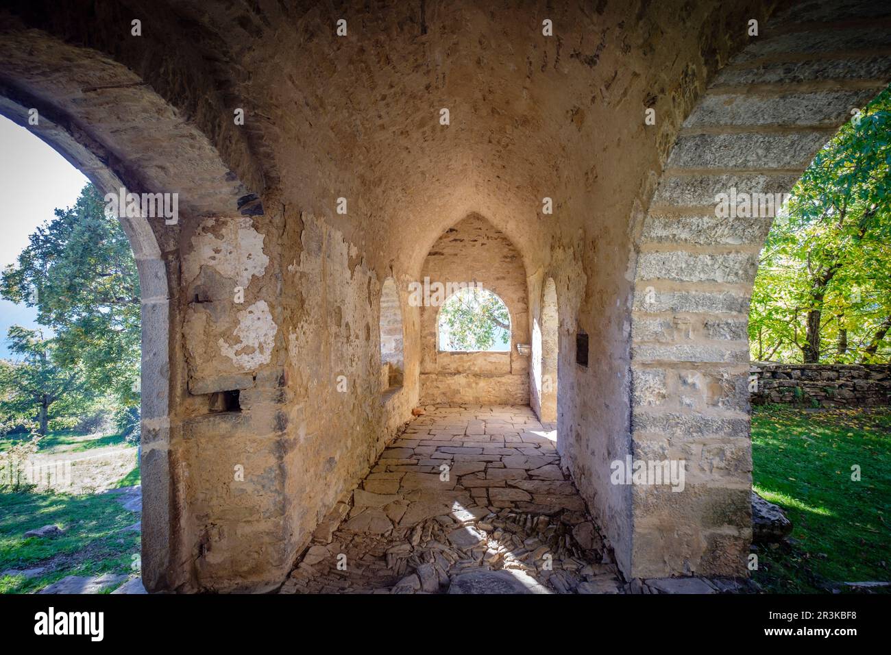 Asín de Broto ,municipio de Broto, Sobrarbe,Huesca, Aragón, cordillera ...