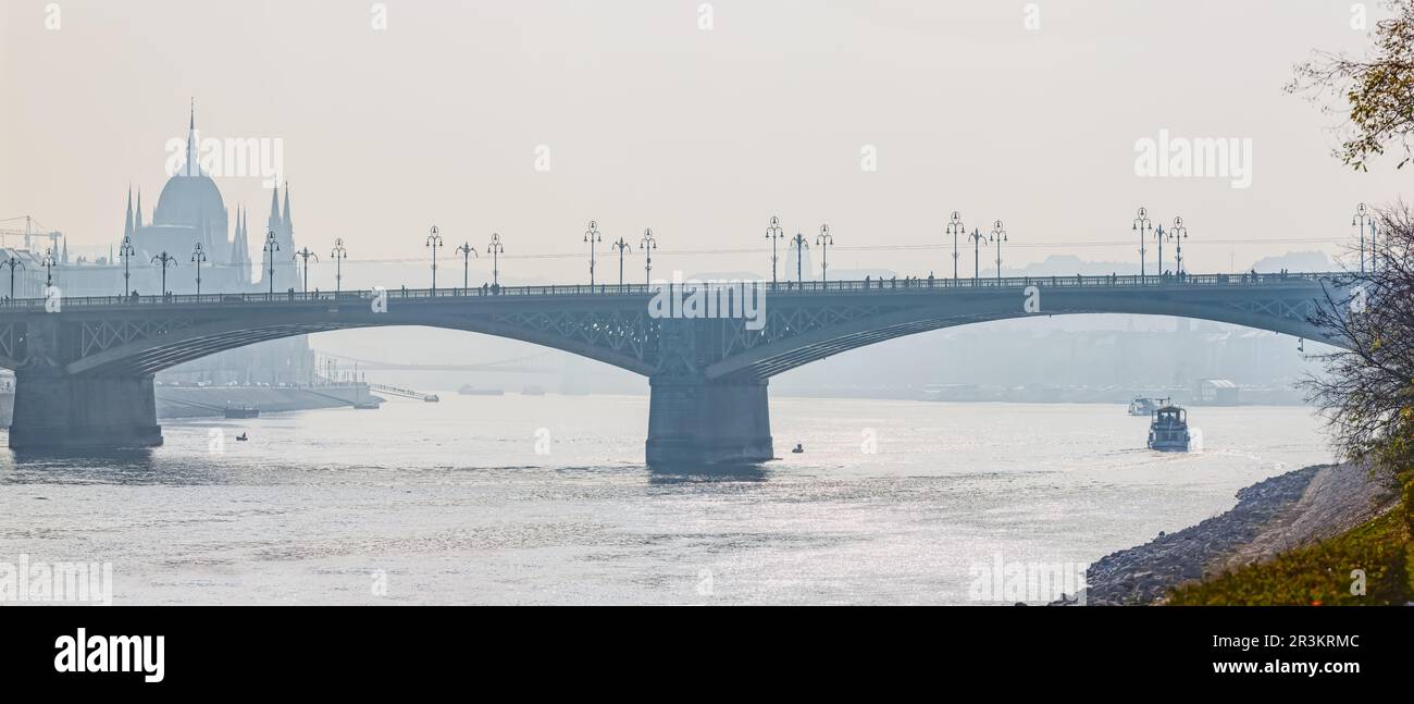 Margaret bridge danube hi-res stock photography and images - Alamy