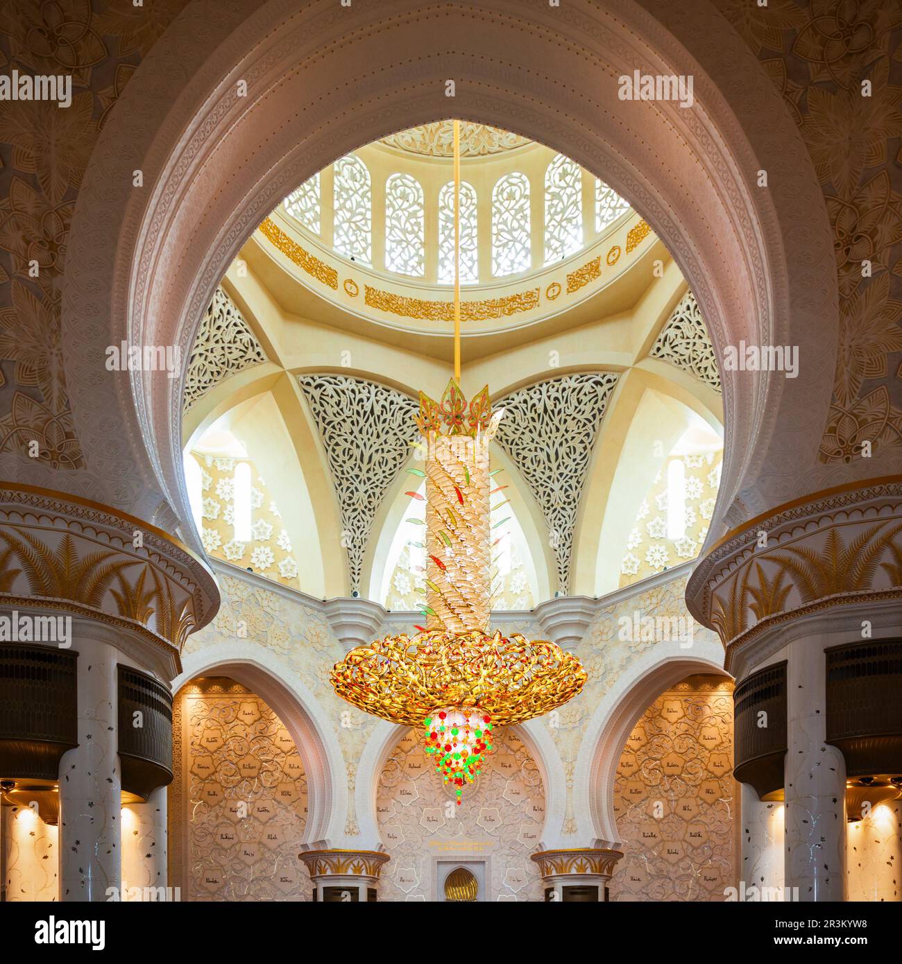 ABU DHABI, UAE FEBRUARY 28, 2019 Chandelier in the praying hall of