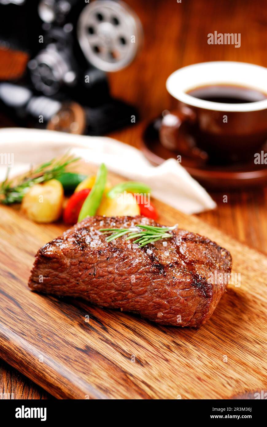 Rock grilled ribeye steak，angus Fillet steak，thick cut beef steak
