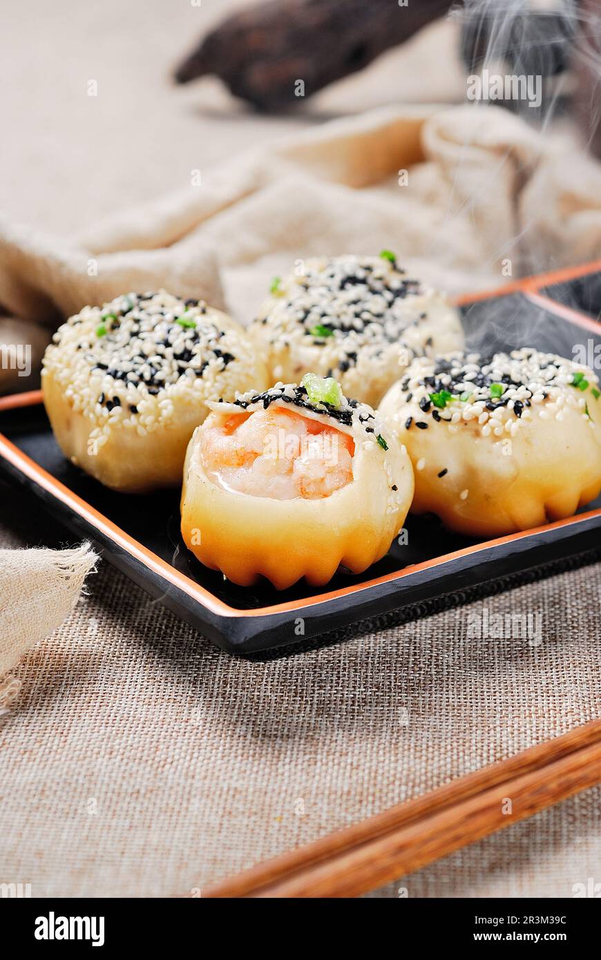 Sheng Jian Bao, Shanghaistyle Panfried Bun Stuffed with prawn Stock