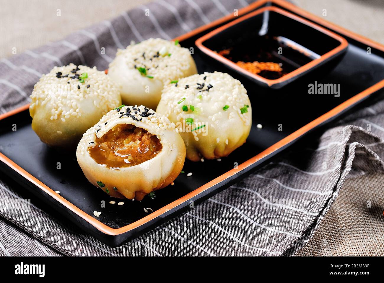 Sheng Jian Bao, Shanghaistyle Panfried Bun Stuffed with Pork Stock