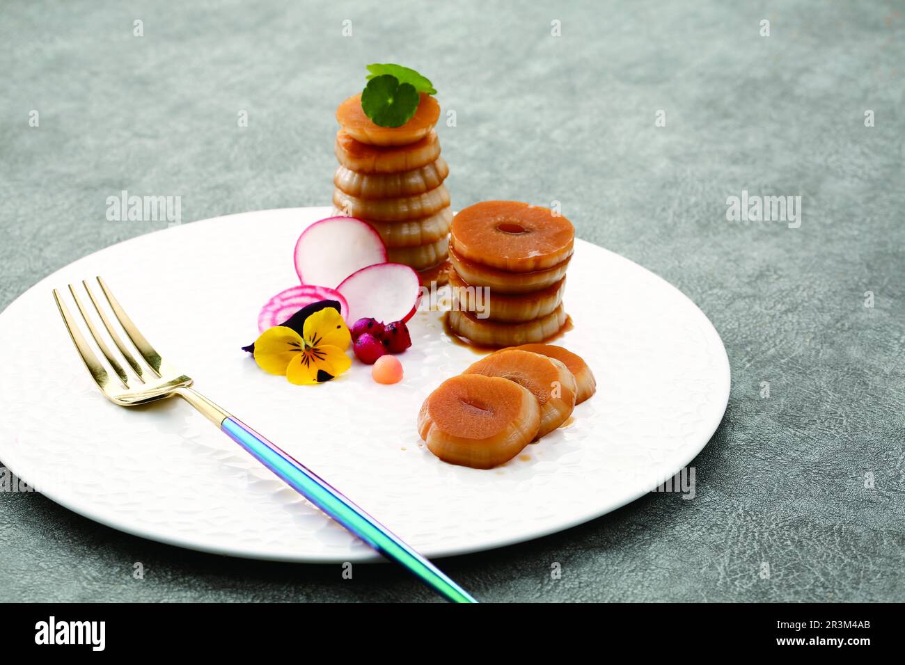 Pickled Garlic Pickled in Vinegar Stock Photo Alamy