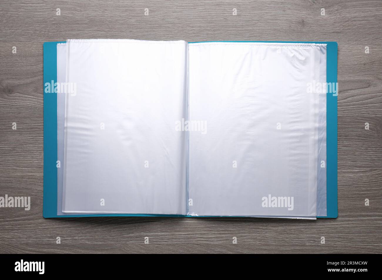 Plastic sleeves folder hi-res stock photography and images - Alamy