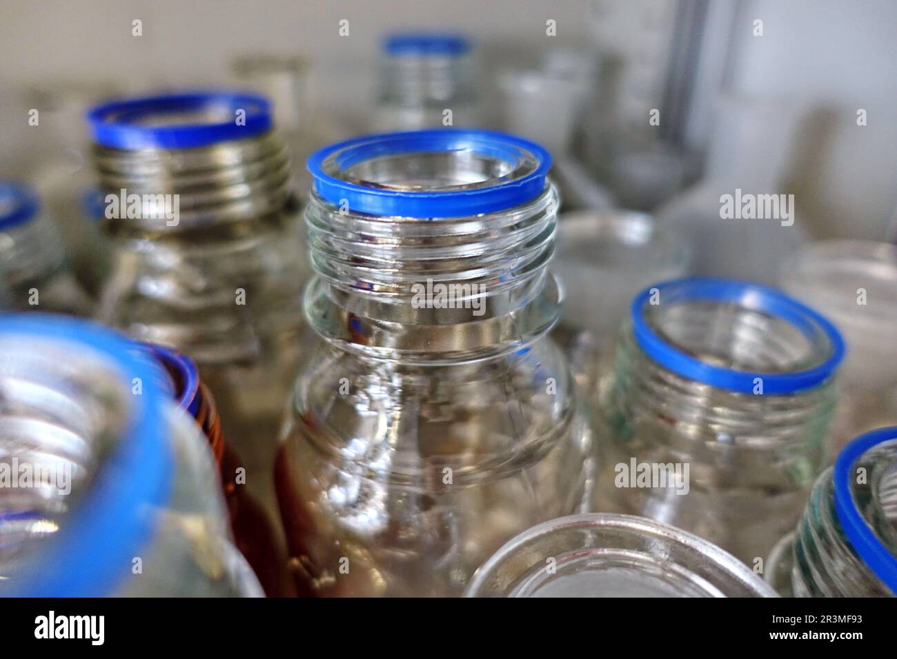 Laborbehaelter hi-res stock photography and images - Alamy