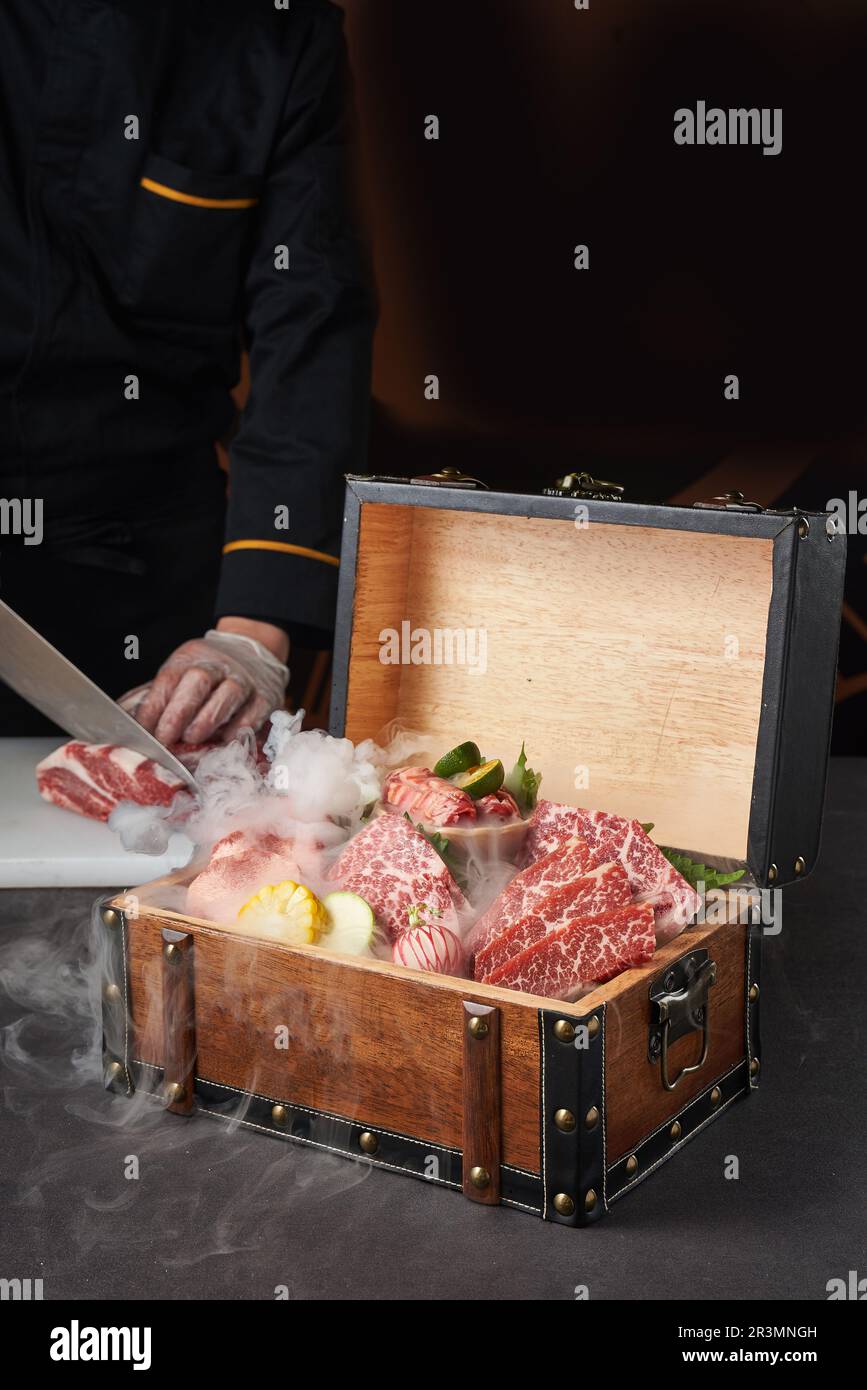 wagyu beef Platter in a Treasure Box，wagyu beef set Stock Photo Alamy