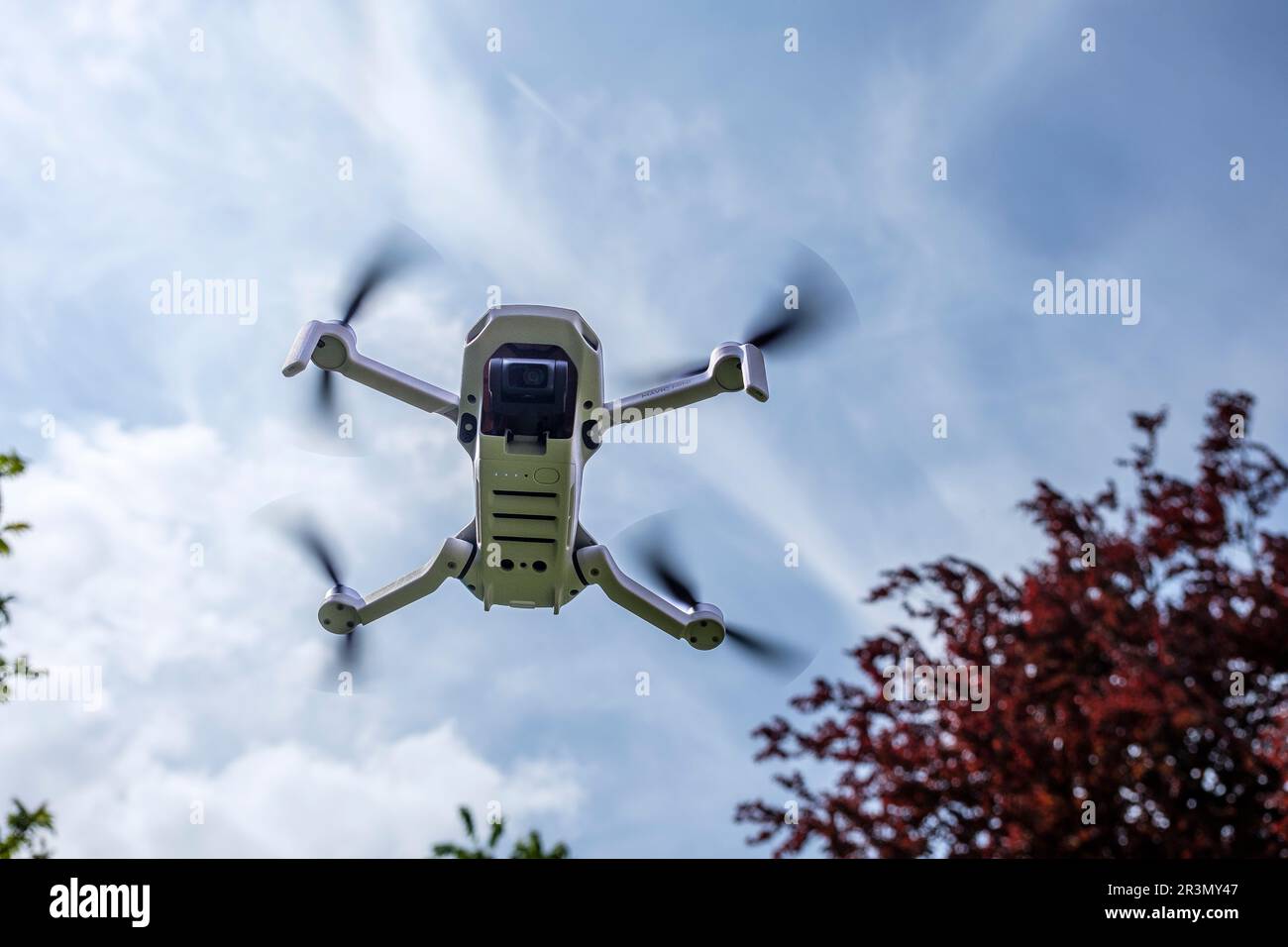 General public drone under 250 grammas - Non license required | Drone grand  public sous la limite des 250 grammes. Aucune license n'est requise Stock  Photo - Alamy