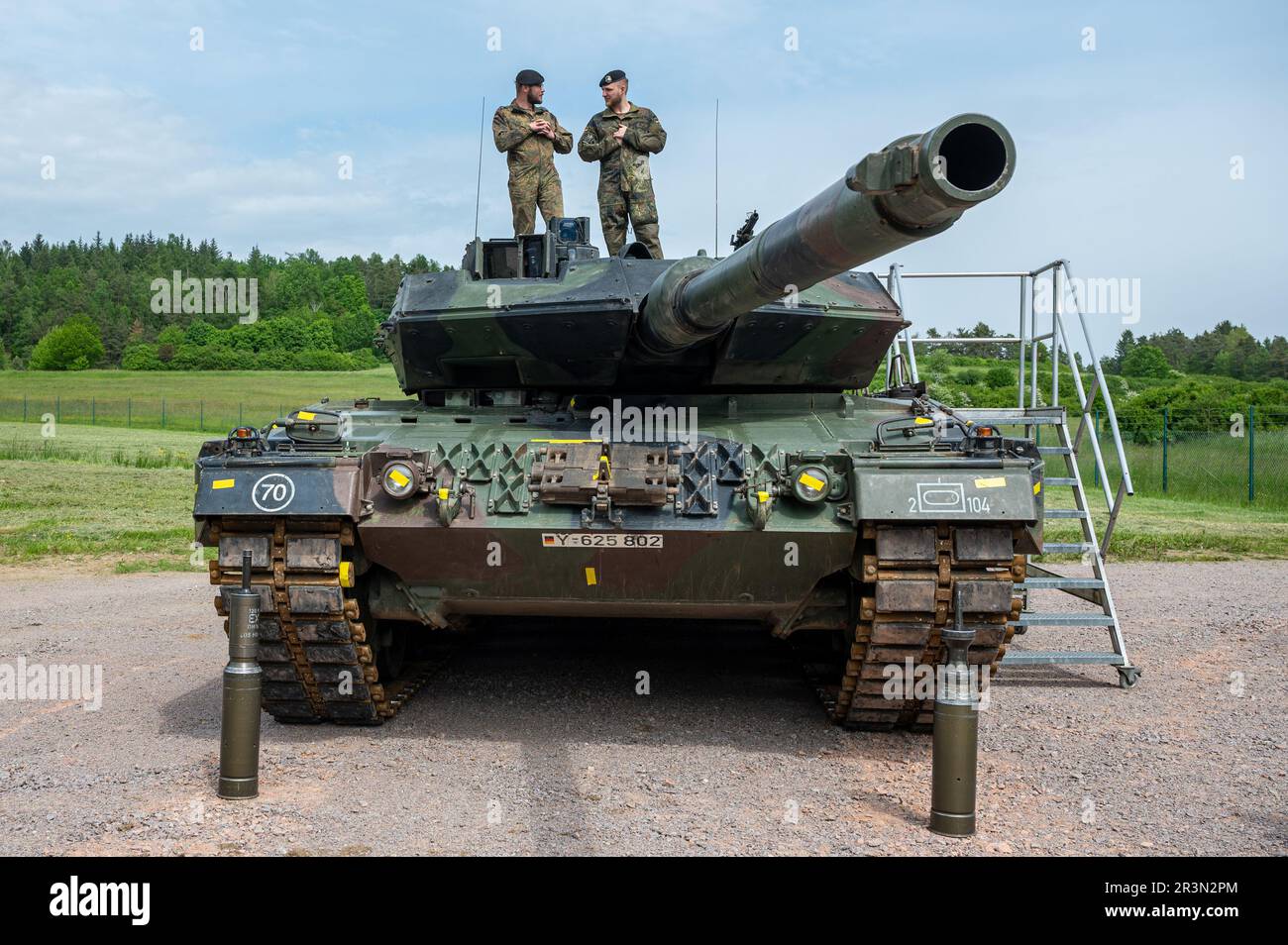 Pfreimd, Germany. 24th May, 2023. A Leopard II A6 main battle tank of